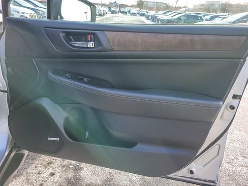 Used 2016 Subaru Outback 3.6R Limited image 21