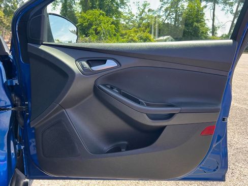 Used 2018 Ford Focus SE FWD image 16