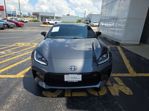 Used 2024 Toyota GR86 Premium RWD image 9