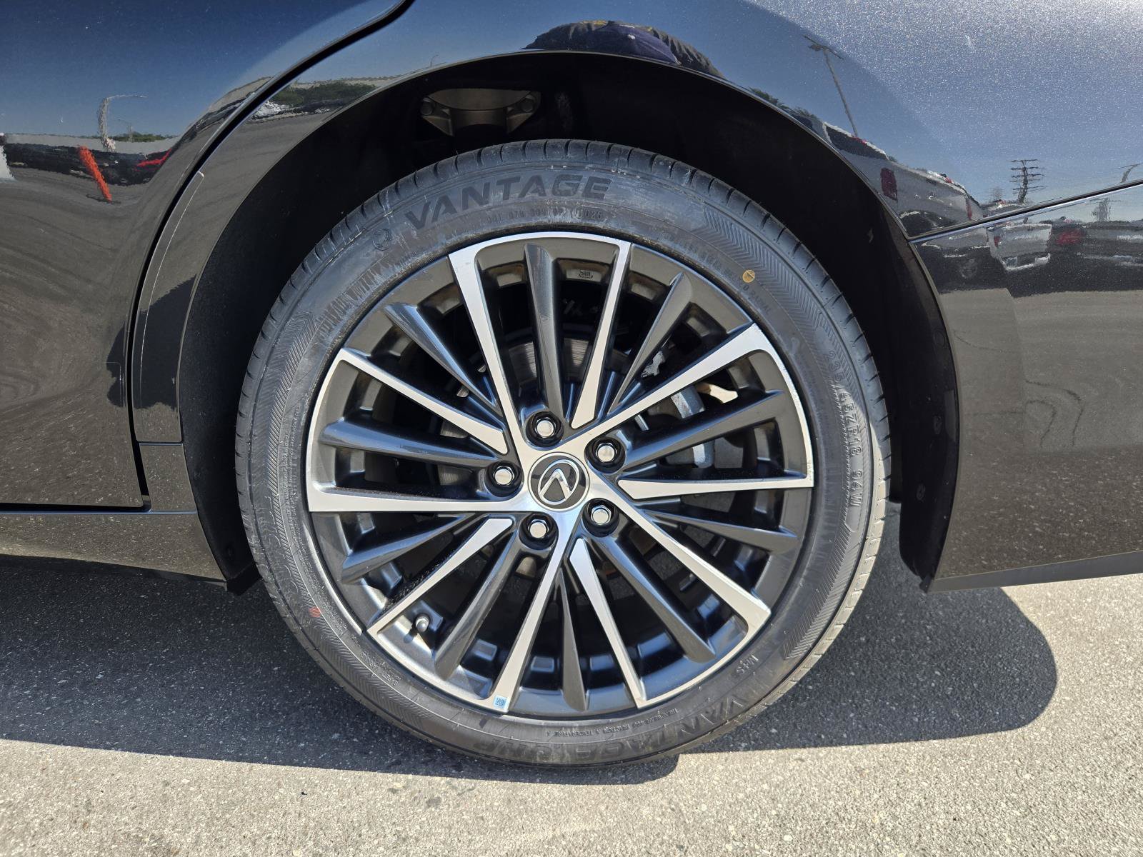 Used 2024 Lexus ES 350 w/ Premium Package FWD image 34