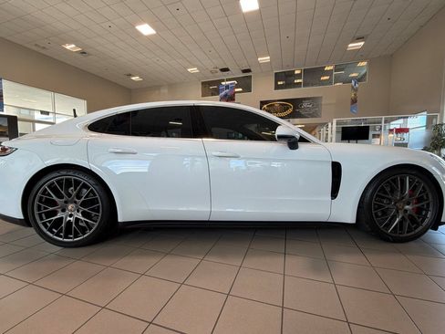 Used 2021 Porsche Panamera 4S AWD/4WD image 3