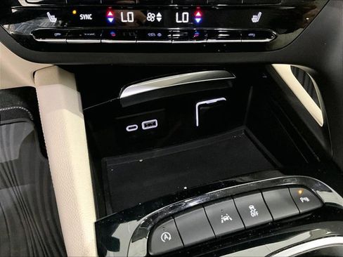 Used 2021 Buick Envision Preferred FWD image 26