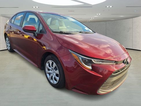 Used 2023 Toyota Corolla LE image 7