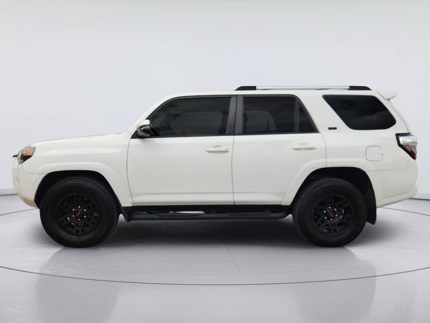 Used 2020 Toyota 4Runner SR5 Premium w/ Moonroof Package AWD/4WD image 4