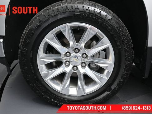 Used 2019 Chevrolet Silverado 1500 LTZ AWD/4WD image 36