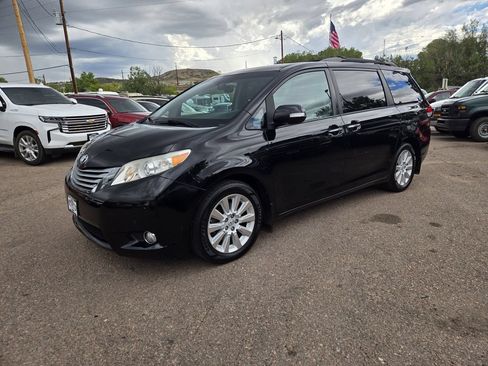 Used 2013 Toyota Sienna Limited w/ Premium Pkg AWD/4WD image 4