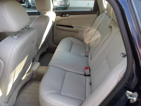 Used 2011 Chevrolet Impala LT w/ Luxury Edition Package FWD image 10
