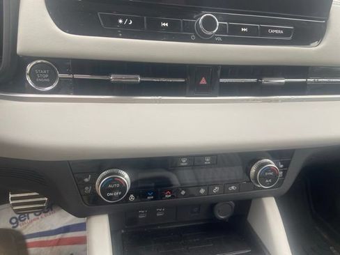 Used 2025 Mitsubishi Outlander SEL FWD image 11