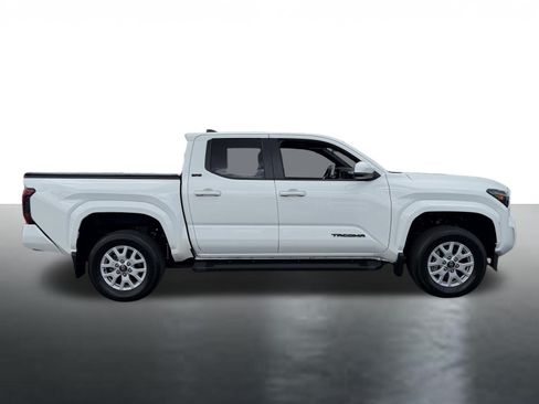 Used 2025 Toyota Tacoma SR5 RWD image 9