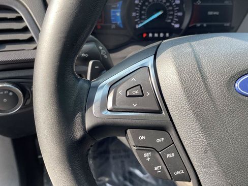 Used 2018 Ford Fusion SE w/ Equipment Group 201A FWD image 19