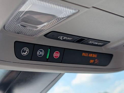 Used 2025 Chevrolet Blazer LT FWD image 26
