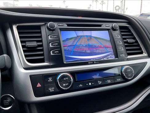 Used 2014 Toyota Highlander XLE image 34