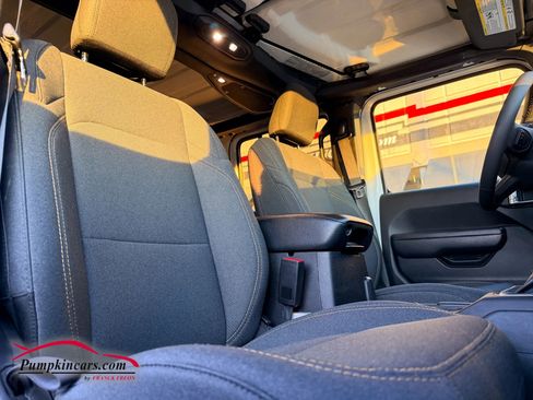 Used 2024 Jeep Wrangler Unlimited Sport image 21