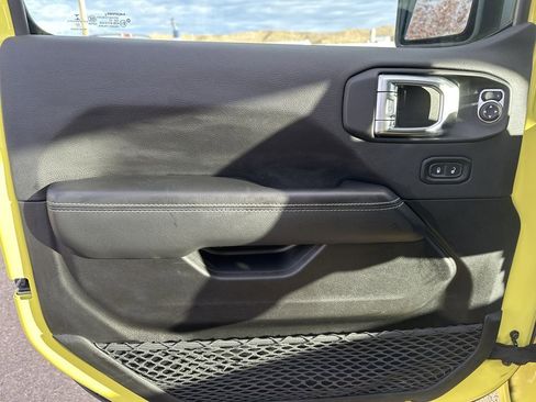 Used 2023 Jeep Wrangler Sahara image 9