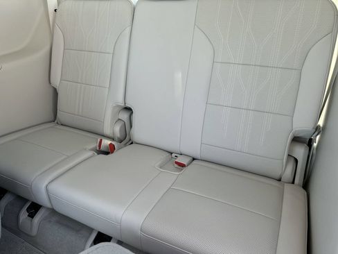 New 2026 Buick Enclave Avenir w/ Super Cruise Package FWD image 36