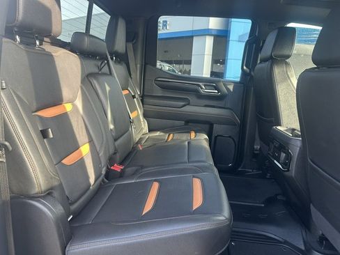 Used 2024 GMC Sierra 1500 AT4 w/ Technology Package AWD/4WD image 11