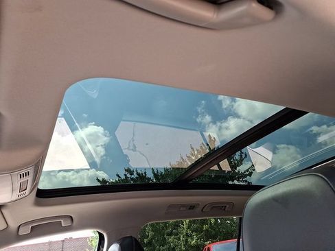 Used 2021 Volkswagen Tiguan SE w/ Panoramic Sunroof Package AWD/4WD image 21