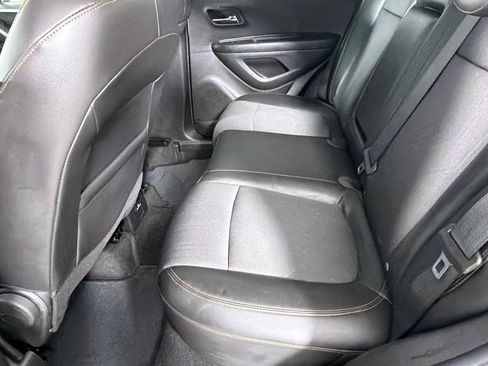 Used 2022 Chevrolet Trax LT w/ Driver Confidence Package image 18