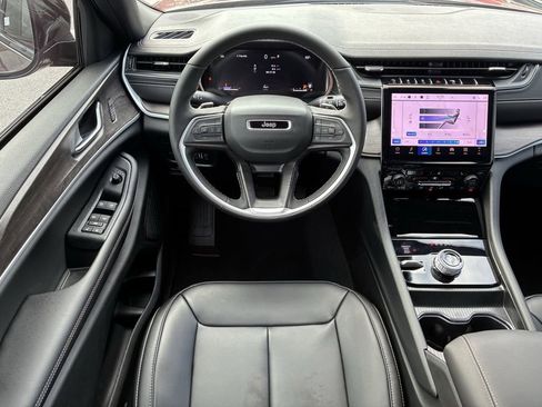 New 2025 Jeep Grand Cherokee Limited AWD/4WD image 14