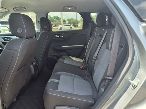 Used 2025 Chevrolet Blazer LT FWD image 18