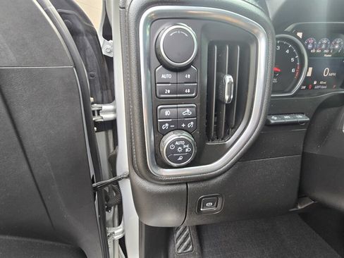 Used 2019 Chevrolet Silverado 1500 LTZ AWD/4WD image 13