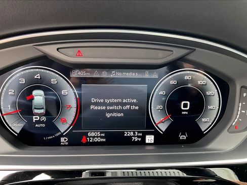 Used 2025 Audi A8 L 3.0T AWD/4WD image 26