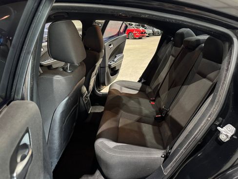Used 2015 Dodge Charger SXT image 17