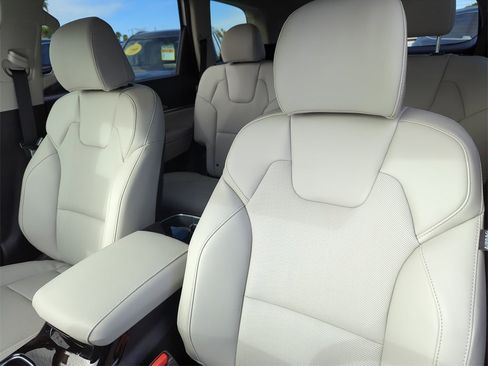 New 2025 Kia Telluride S image 24