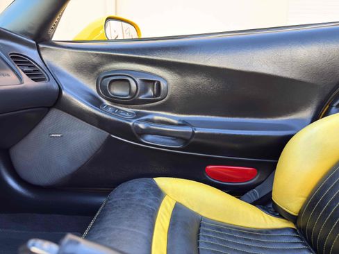 Used 2002 Chevrolet Corvette Convertible w/ Preferred Equipment Group2 image 62