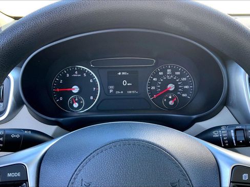 Used 2019 Kia Sorento LX image 17