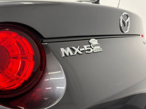 Used 2022 MAZDA MX-5 Miata RF Grand Touring w/ Weather Package RWD image 10