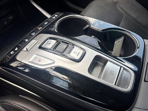 Used 2023 Hyundai Tucson Limited w/ Winter Package FWD image 24