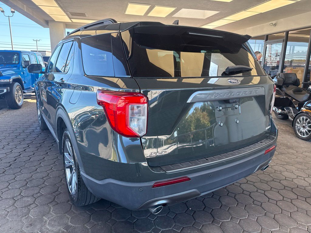 Used 2023 Ford Explorer XLT w/ Equipment Group 202A AWD/4WD image 8