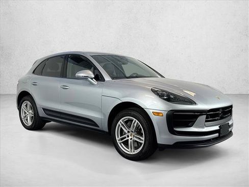 Certified 2026 Porsche Macan AWD/4WD image 7