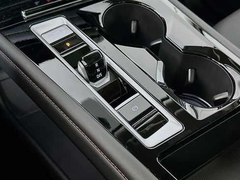 New 2026 Volkswagen Atlas Peak Edition AWD/4WD image 16