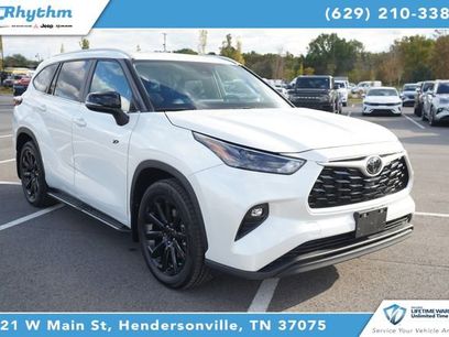 Used 2024 Toyota Highlander LE