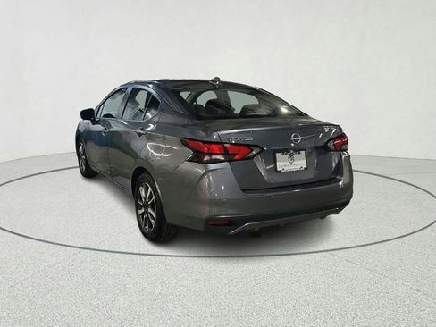 Used 2025 Nissan Versa SV image 4