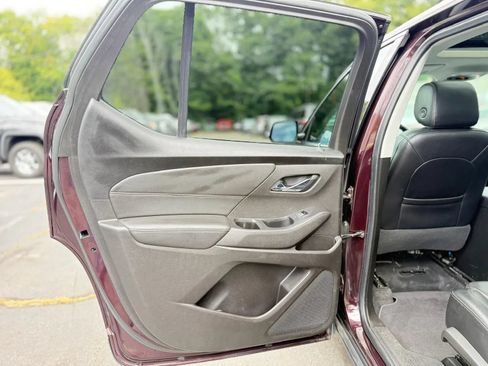 Used 2018 Chevrolet Traverse LT w/ LPO, Floor Liner Package AWD/4WD image 22