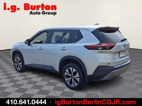 Used 2023 Nissan Rogue SV AWD/4WD image 4