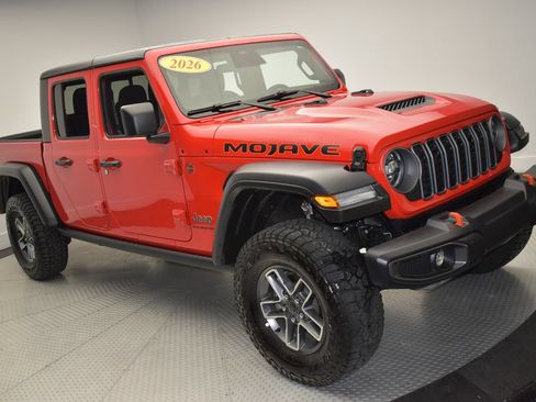 Used 2026 Jeep Gladiator Mojave AWD/4WD image 3