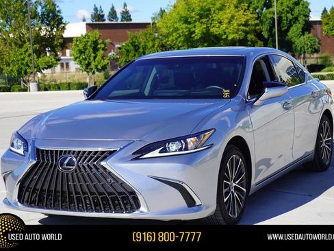 Used 2025 Lexus ES 300h w/ Premium Package image 1