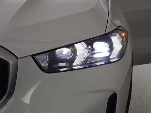 Used 2024 BMW X5 xDrive50e w/ Parking Assistance Package image 33