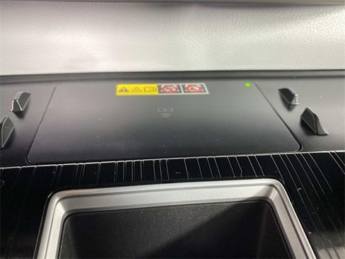 Used 2025 Toyota Sienna XSE image 26