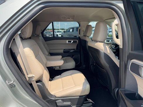 Used 2020 Ford Explorer XLT w/ Equipment Group 202A AWD/4WD image 10