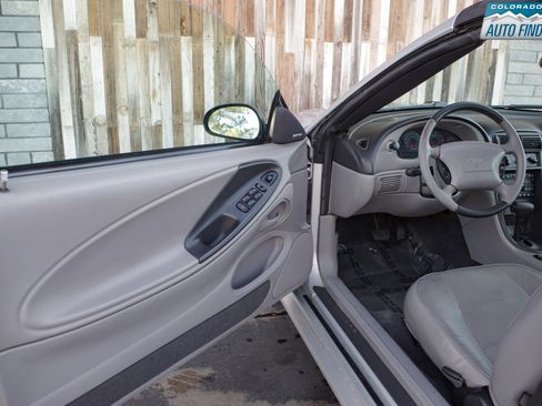Used 2003 Ford Mustang Convertible image 17
