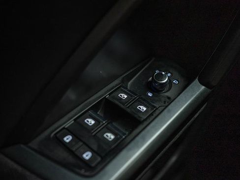 Used 2020 Audi Q3 2.0T Premium Plus w/ Premium Plus Package image 29