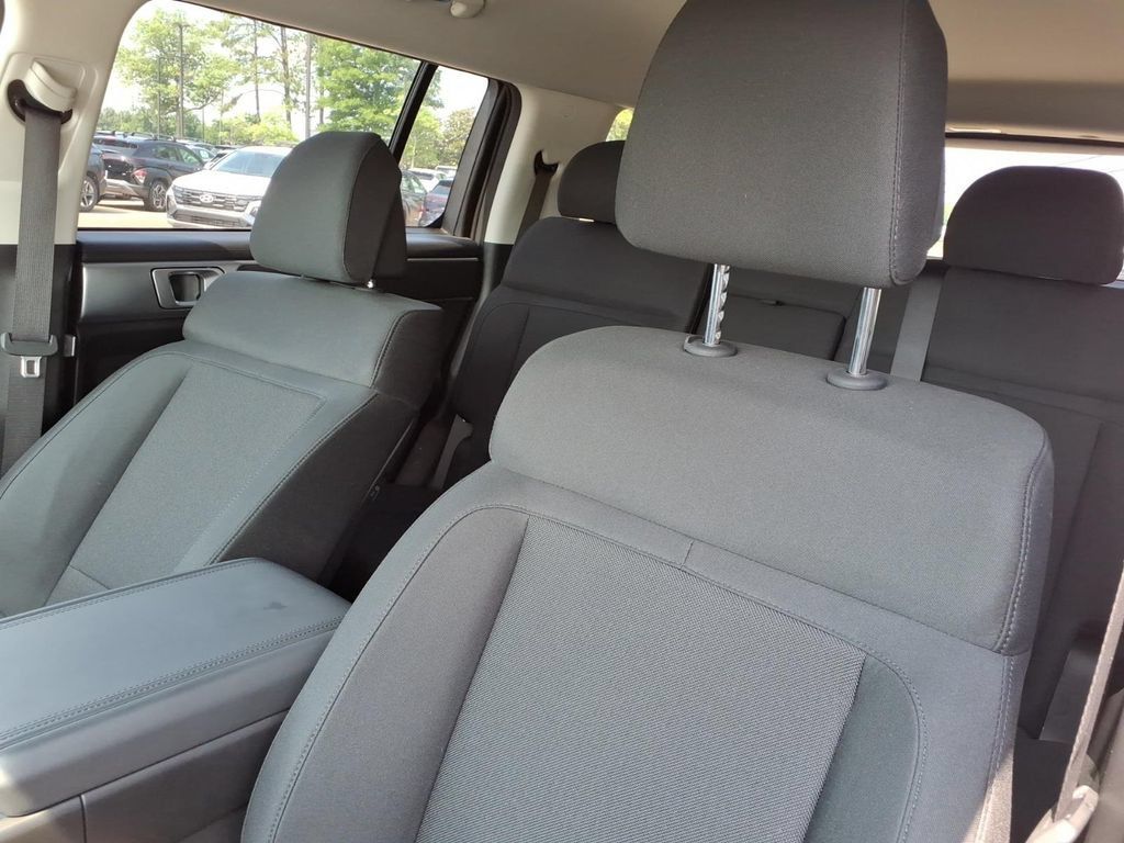 Used 2026 Hyundai Santa Fe SE FWD image 16