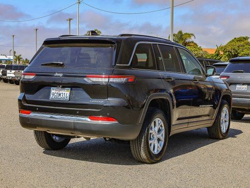 Used 2023 Jeep Grand Cherokee Limited image 4