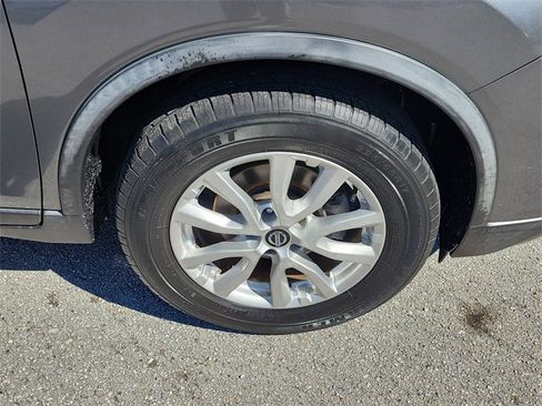 Used 2020 Nissan Rogue SV image 7