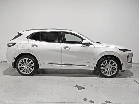 Used 2024 Buick Envision Avenir AWD/4WD image 7